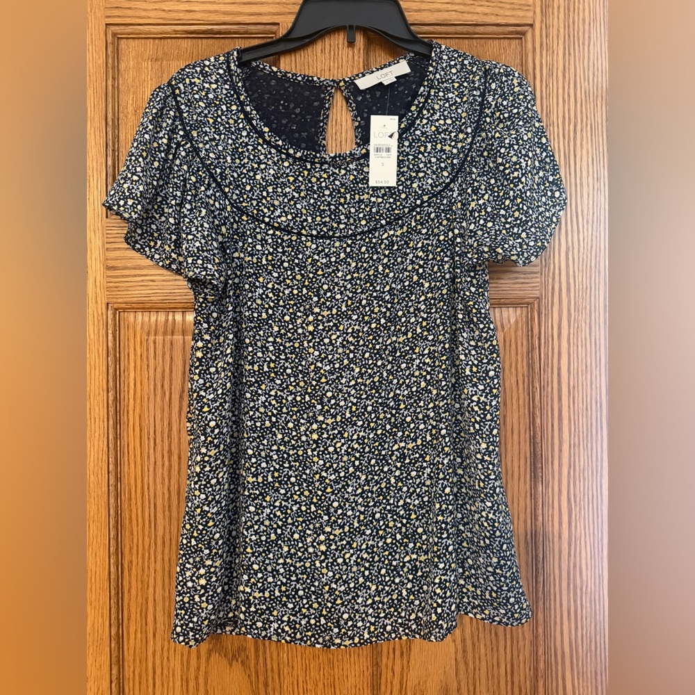 LOFT NAVY FLORAL PRINT SHORT FLUTTER SLEEVE MIXED MEDIA TOP BLOUSE SZ SMALL